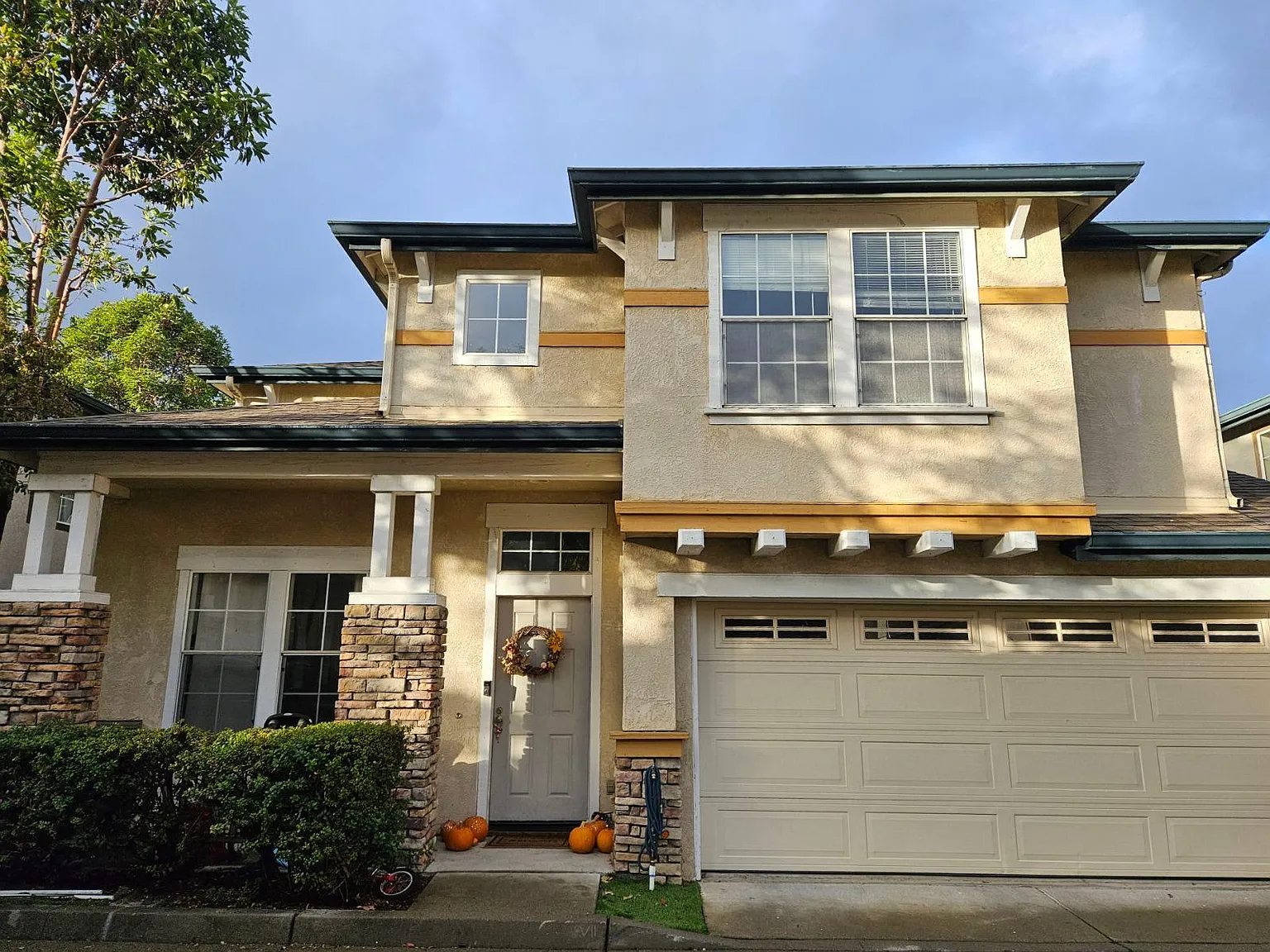 5 Holtz Ct — Photo 1