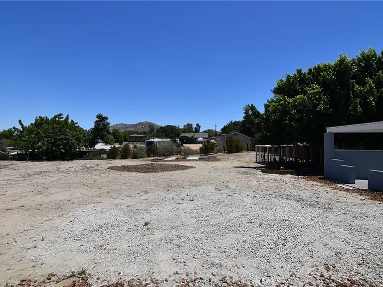 2161 Valley View Ave — Photo 7