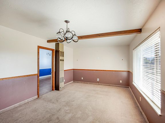 4th image of 236 W Main St