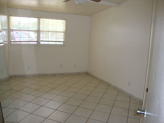 3rd image of 4726 Hunters Green Dr