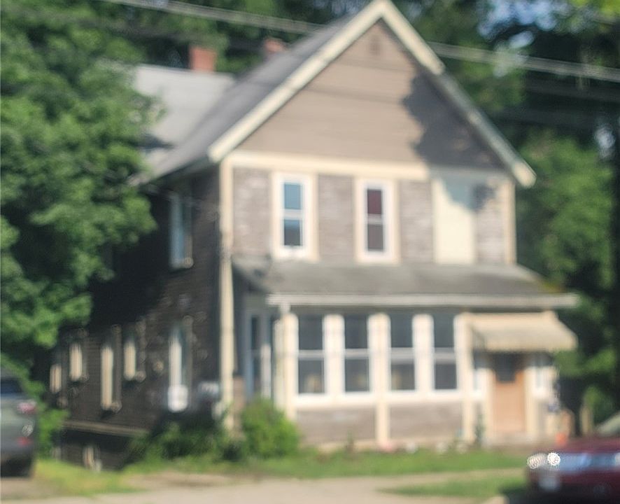 2nd image of 205 Barrett Ave