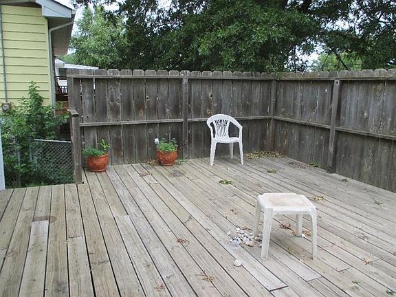 3rd image of 1039 Cedar St