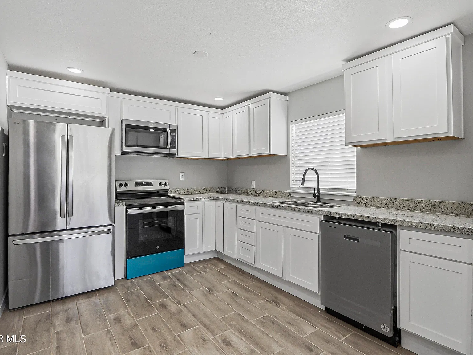 2 bed, 1.0 bath, 926 sqft, $1,500 — Photo 4
