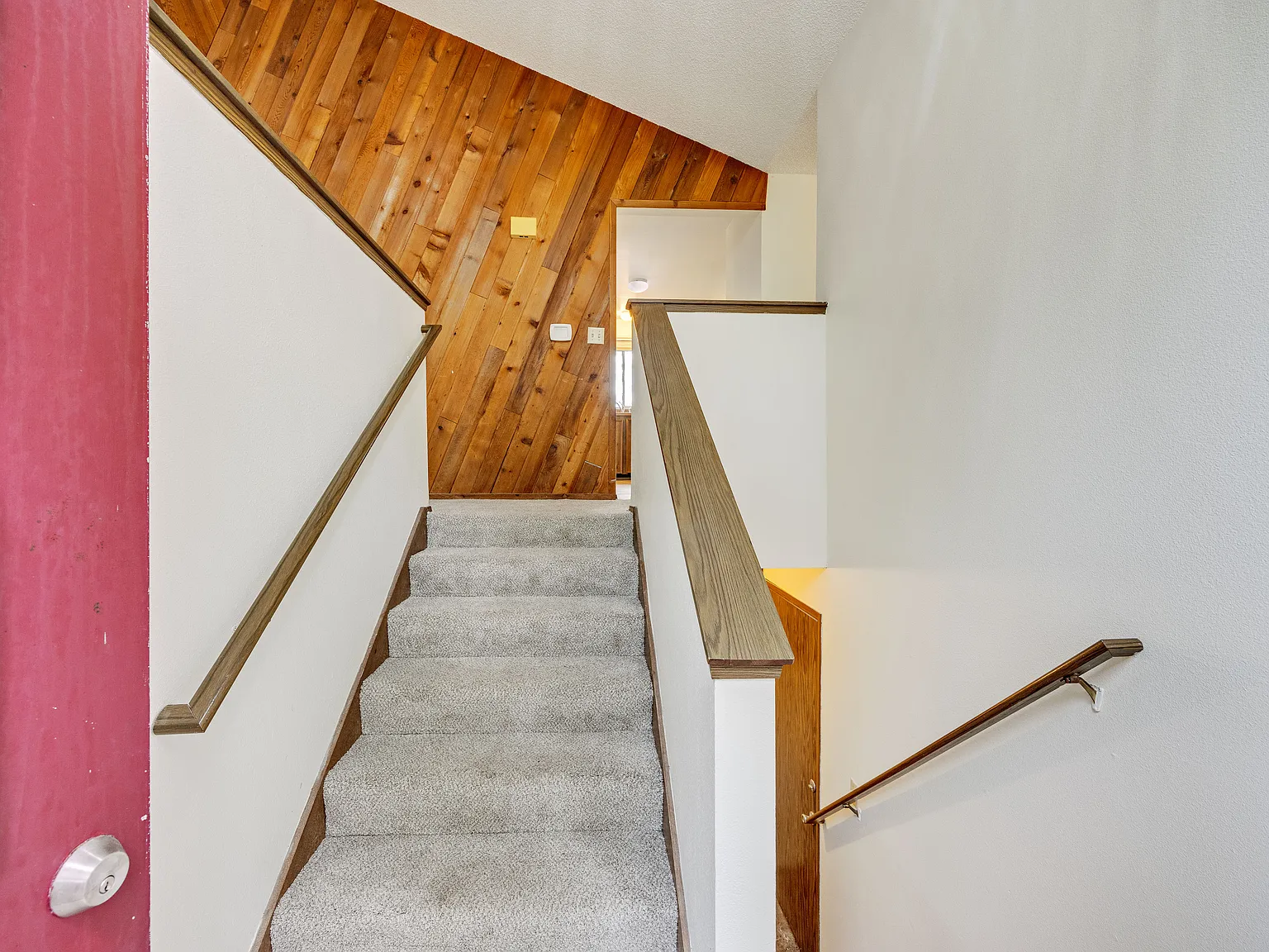 3 bed, 2044 sqft, $2,800 — Photo 3