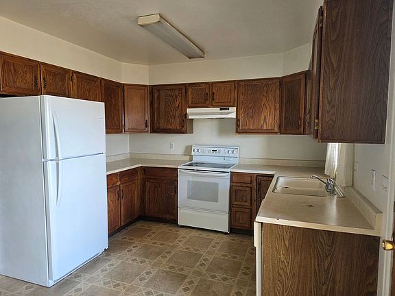 2nd image of 2151 E Bridge St #D
