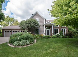 4730 Silver Spur Rd, Bettendorf, IA 52722