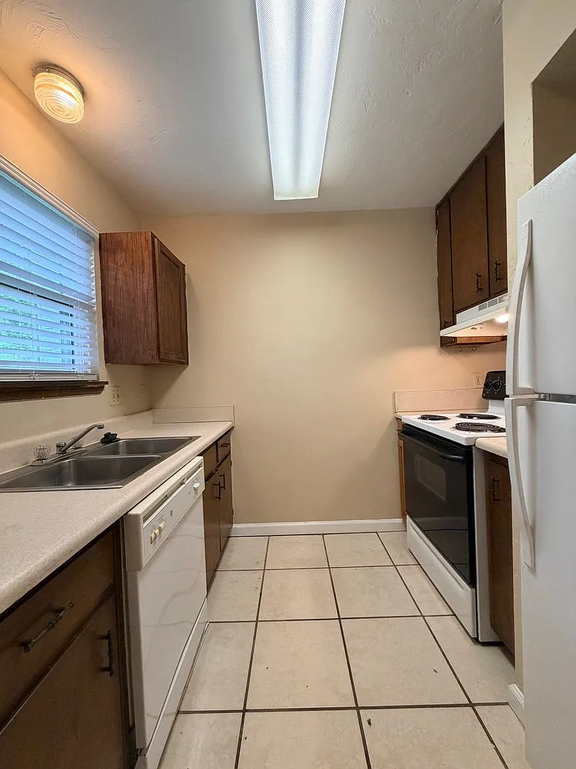 3705 Aksarben Drive — Photo 4