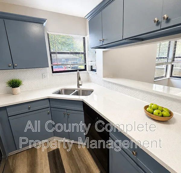 8322 Derbyshire Pl — Photo 6