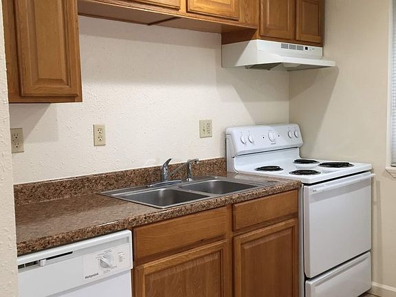 3rd image of 807 Knox Ave APT 1