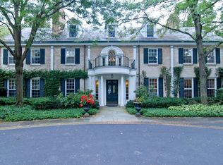 1200 N Green Bay Rd, Lake Forest, IL 60045