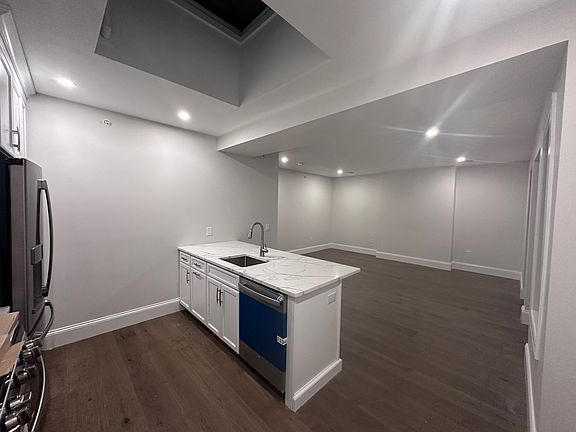 Kitchen / Living Area