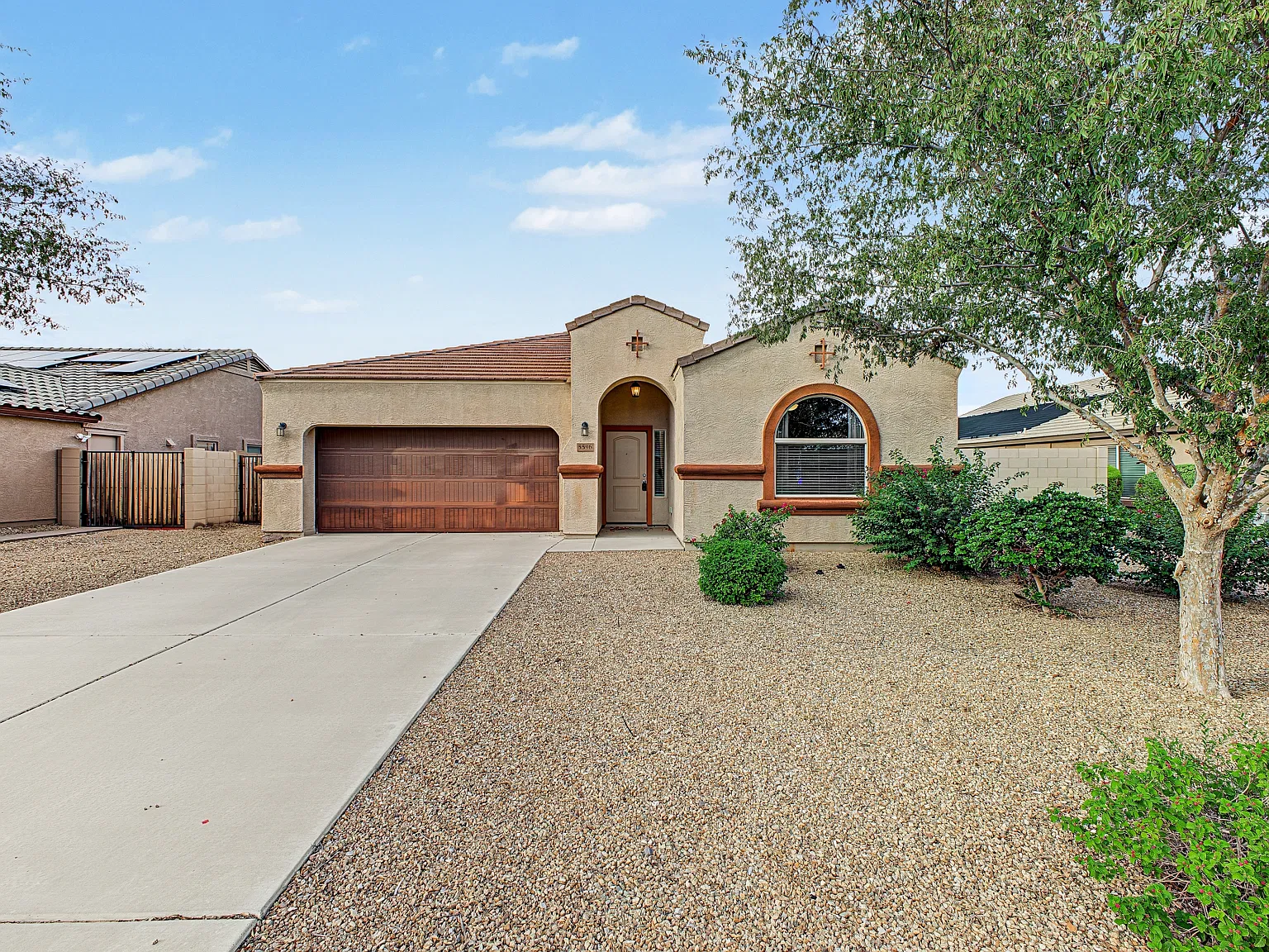 3 bed, 2.5 bath, 2223 sqft, $1,995 — Photo 2