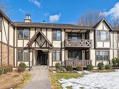 1st image of 12 Foxwood Dr APT 8