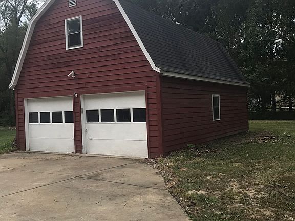 2nd image of 213 Duck Creek Ln