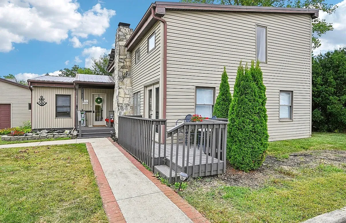 3 bed, 2160 sqft, $2,750 — Photo 4