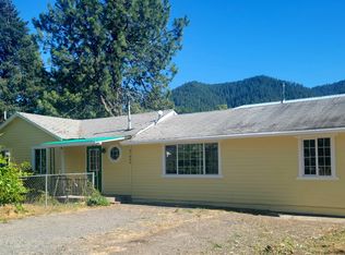 47884 Jones Rd, Oakridge, OR 97463