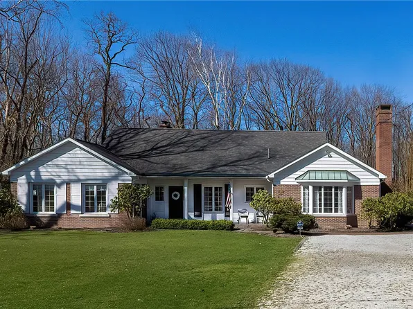 6336 Red Pine Ln, Erie, PA 16506