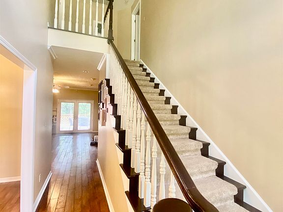 3rd image of 283 Hidden Creek Ln