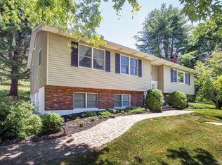 114 Hillside Rd, Poughquag, NY 12570