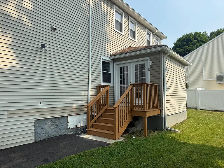 121 Hillview Ave #2 — Photo 14