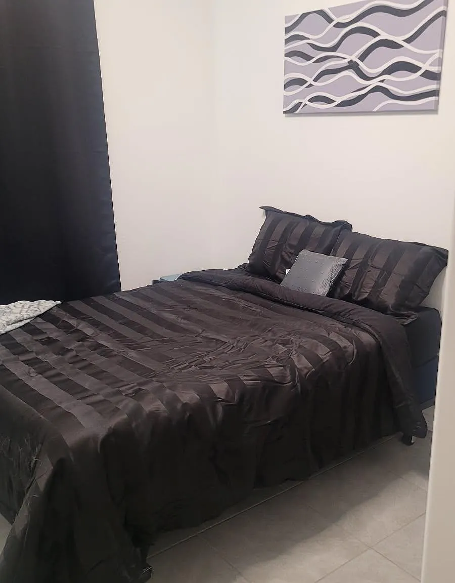 3 bed, 2.0 bath, 1800 sqft, $905 — Photo 1