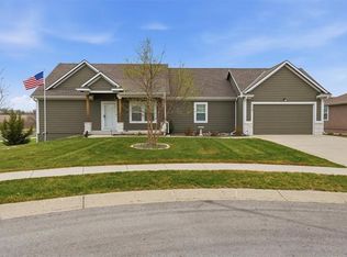 720 Gamma Grass Pl, Raymore, MO 64083