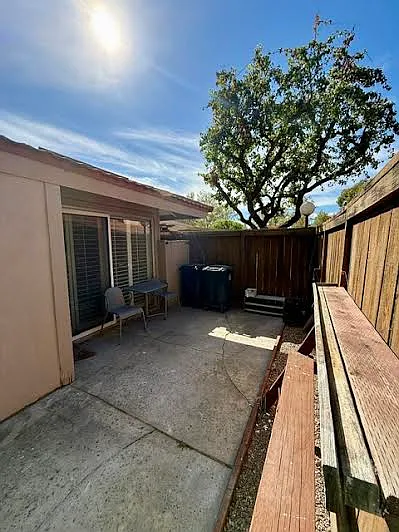 2392 Medlar Rd — Photo 7