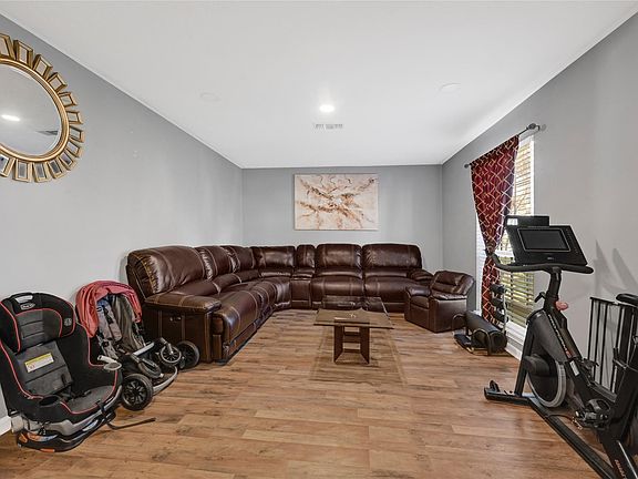 5th image of 1111 Belaya Ln