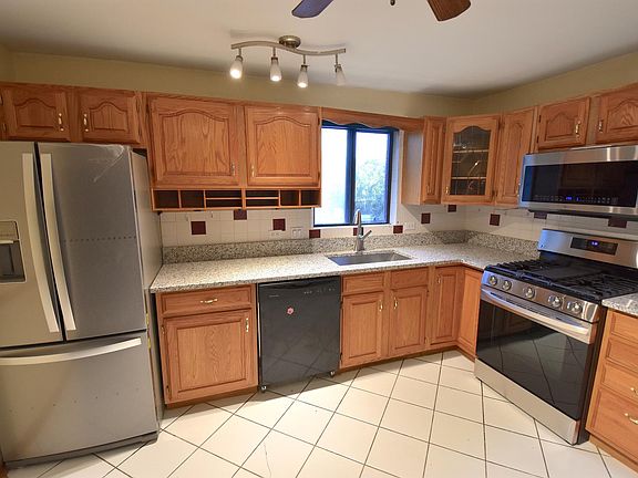 4th image of 6030 Lake Bluff Dr Unit 301