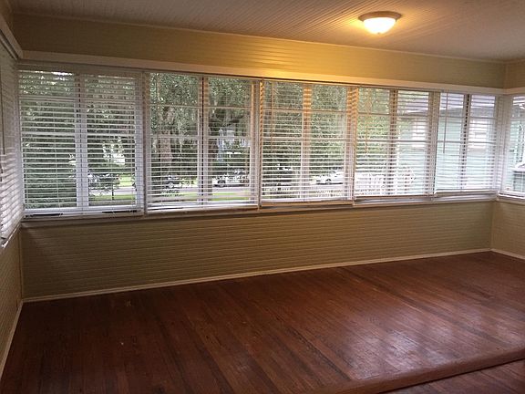 3rd image of 1018 Elm Ave