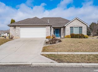 10111 Buttonwood Pass, Leo, IN 46765