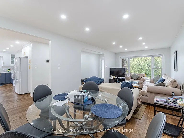 13 Panorama Cres — Photo 11