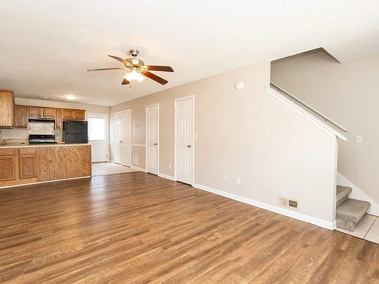 464 Guyler St #466 — Photo 3