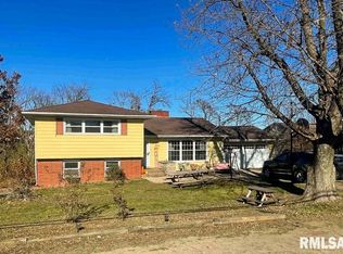 1436 Main Ave, Clinton, IA 52732