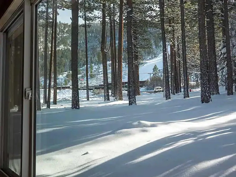 Heavenly ski lift just steps away!