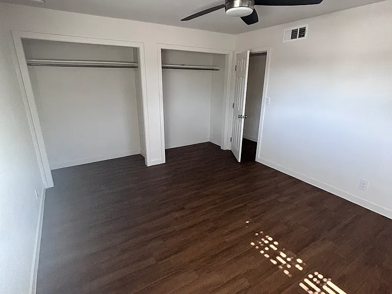 323 S Pioneer — Photo 10