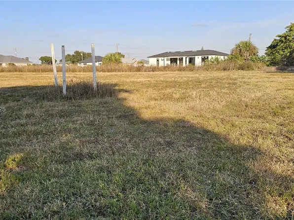1427 NE 20th Ave, Cape Coral, FL 33909