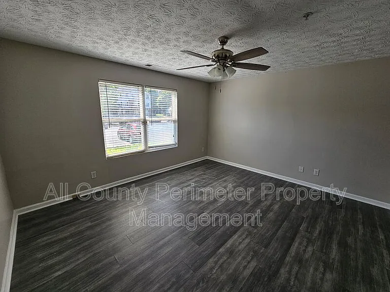 2102 Fairington Ridge Cir — Photo 7