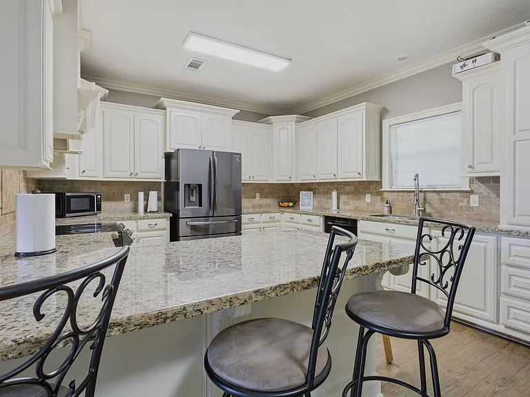1115 Magdalena Dr — Photo 5