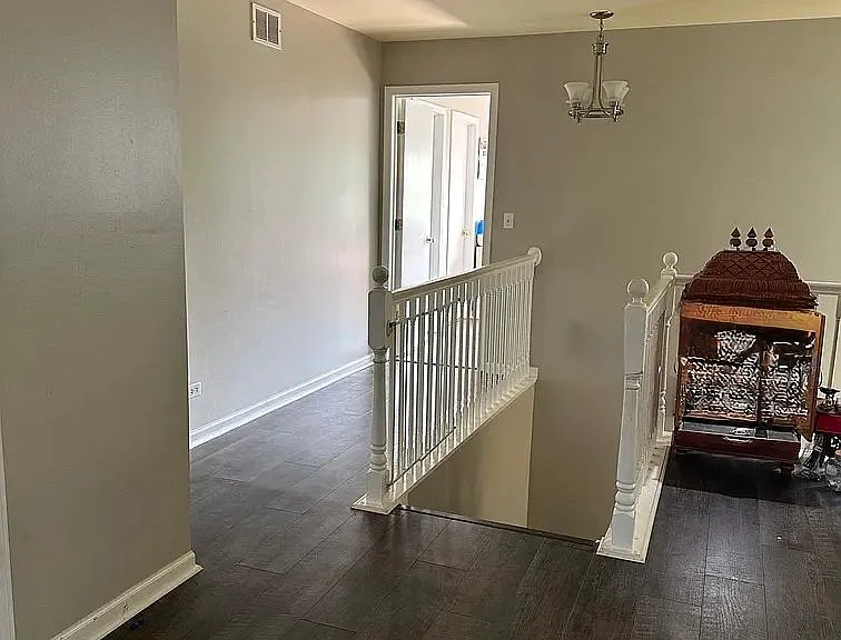 318 Abington Woods Dr — Photo 6