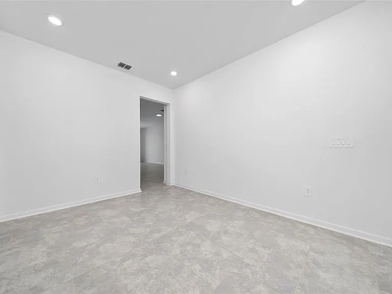 7720 Stone Creek Trl — Photo 8