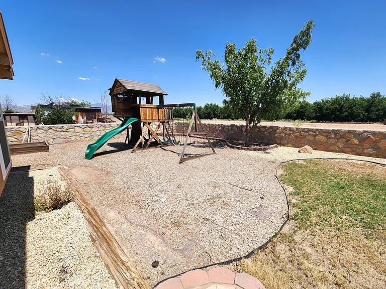 1535 Vajillo Ln — Photo 38