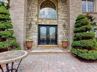 5 Merrimack Ct, Paramus, NJ 07652