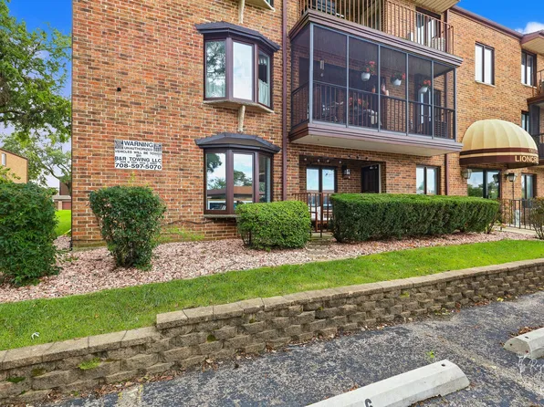 13531 Lamon Ave APT 203, Crestwood, IL 60418