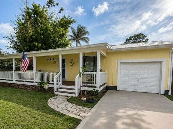 6518 SE Held Court, Stuart, FL 34997