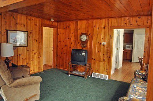 5th image of 3316 Lakeshore Dr