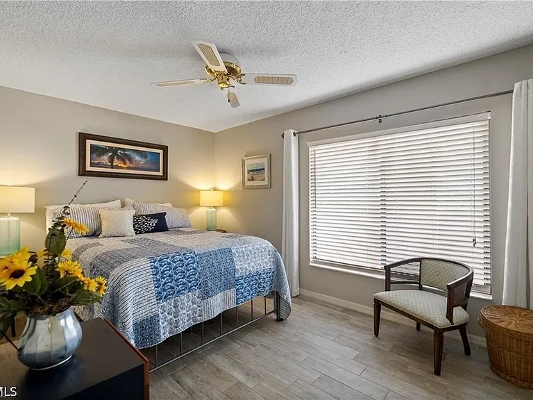 7430 Lake Breeze Dr #402 — Photo 12