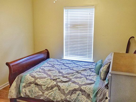2nd image of 1237 Parliament Lake Dr