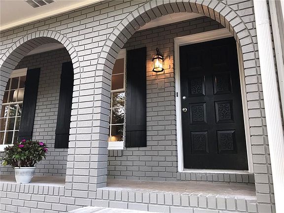 2nd image of 302 Princess Ave