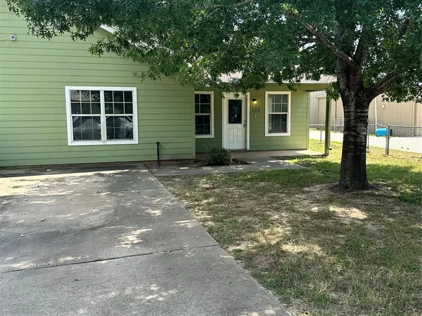 102 Lindley St, Willis, TX 77378